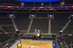 从这一端到那一端，球在空中飞了多久？篮筐等了多久？