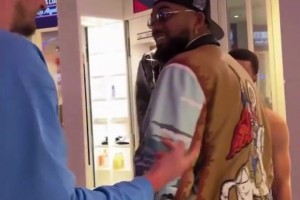 这是真爱马！约基奇认出唐斯的夹克背后印的有关塞尔维亚图案😅