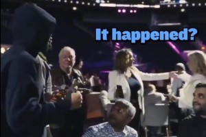 回顾去年勇士全队得知东契奇被交易时的反应🤯